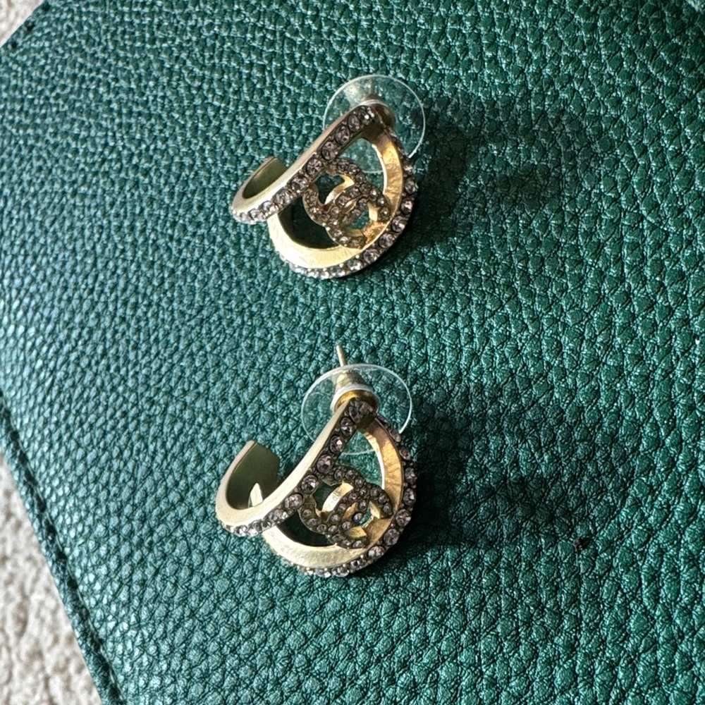 Chanel Gold and Zirconia Women's earrings